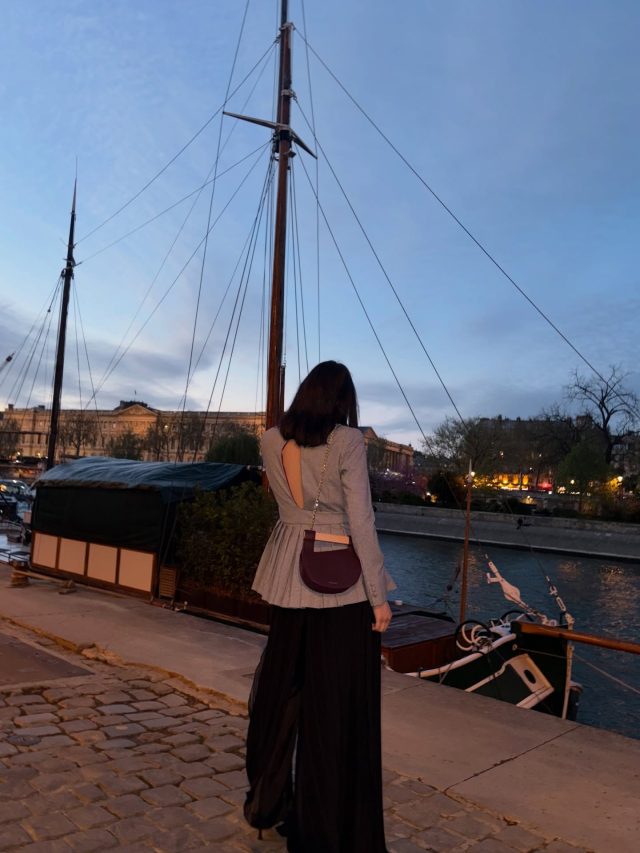 Discover ou ERA bag - Plum Edition.

Romantic, trendy and elegant, this  little Designed bag is a limited Edition entirely Handmade in Paris - France.

BALANCE Collection
Italian leather. French beech Wood.

.
.
.
#parisianstyle #eramaglone #parisera #parislifestyle #madeinfrance
